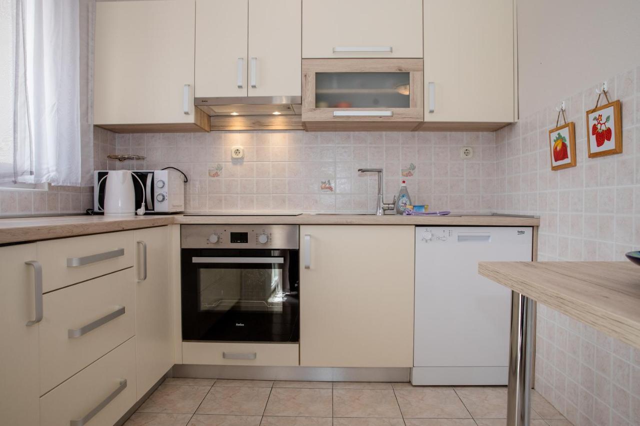Apartmani Ana & Milo Lopar Ngoại thất bức ảnh