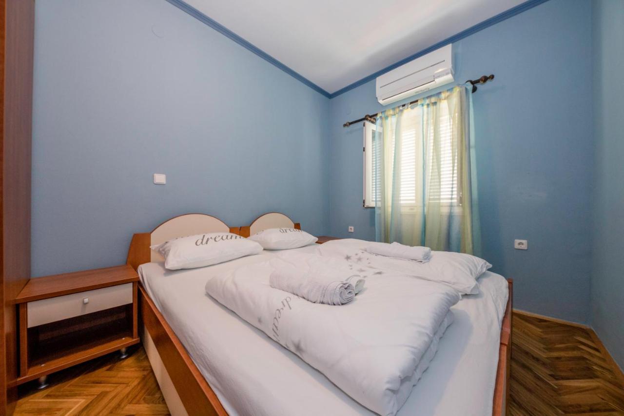 Apartmani Ana & Milo Lopar Ngoại thất bức ảnh