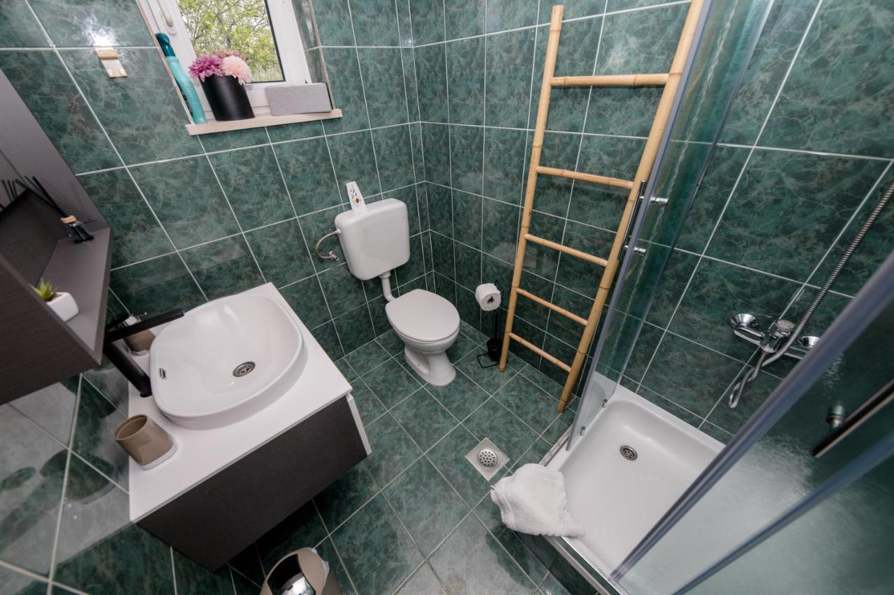 Apartmani Ana & Milo Lopar Ngoại thất bức ảnh