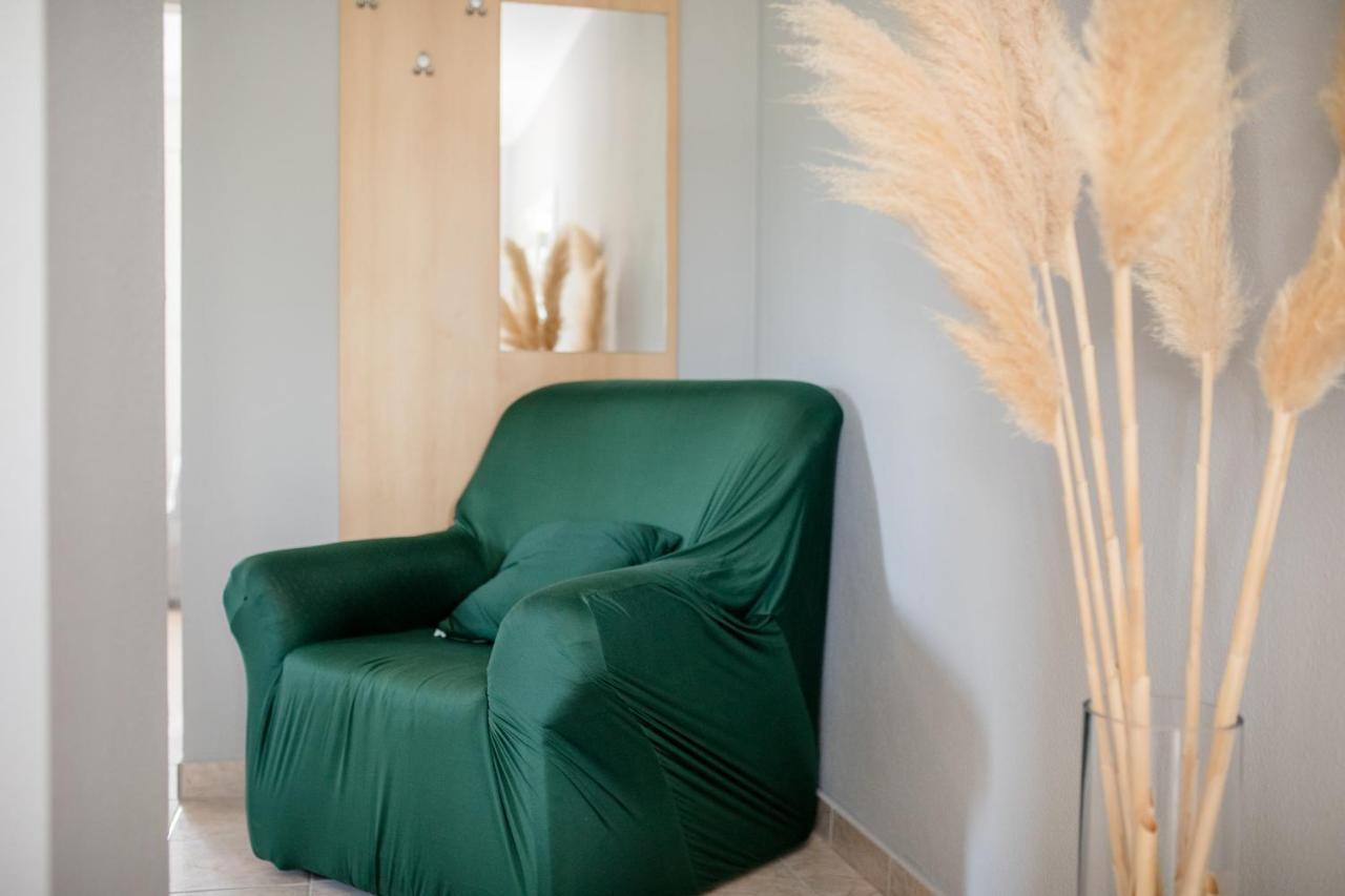 Apartmani Ana & Milo Lopar Ngoại thất bức ảnh