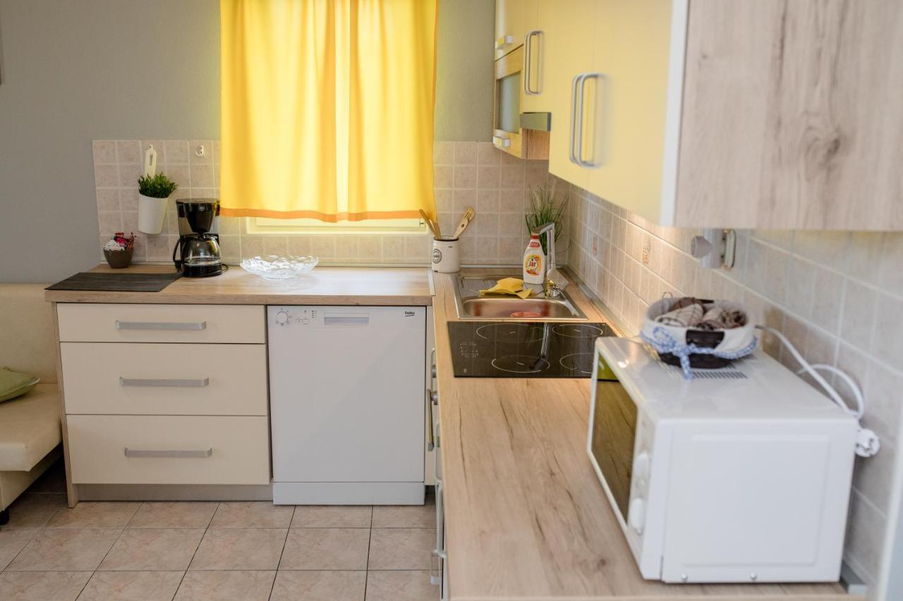 Apartmani Ana & Milo Lopar Ngoại thất bức ảnh