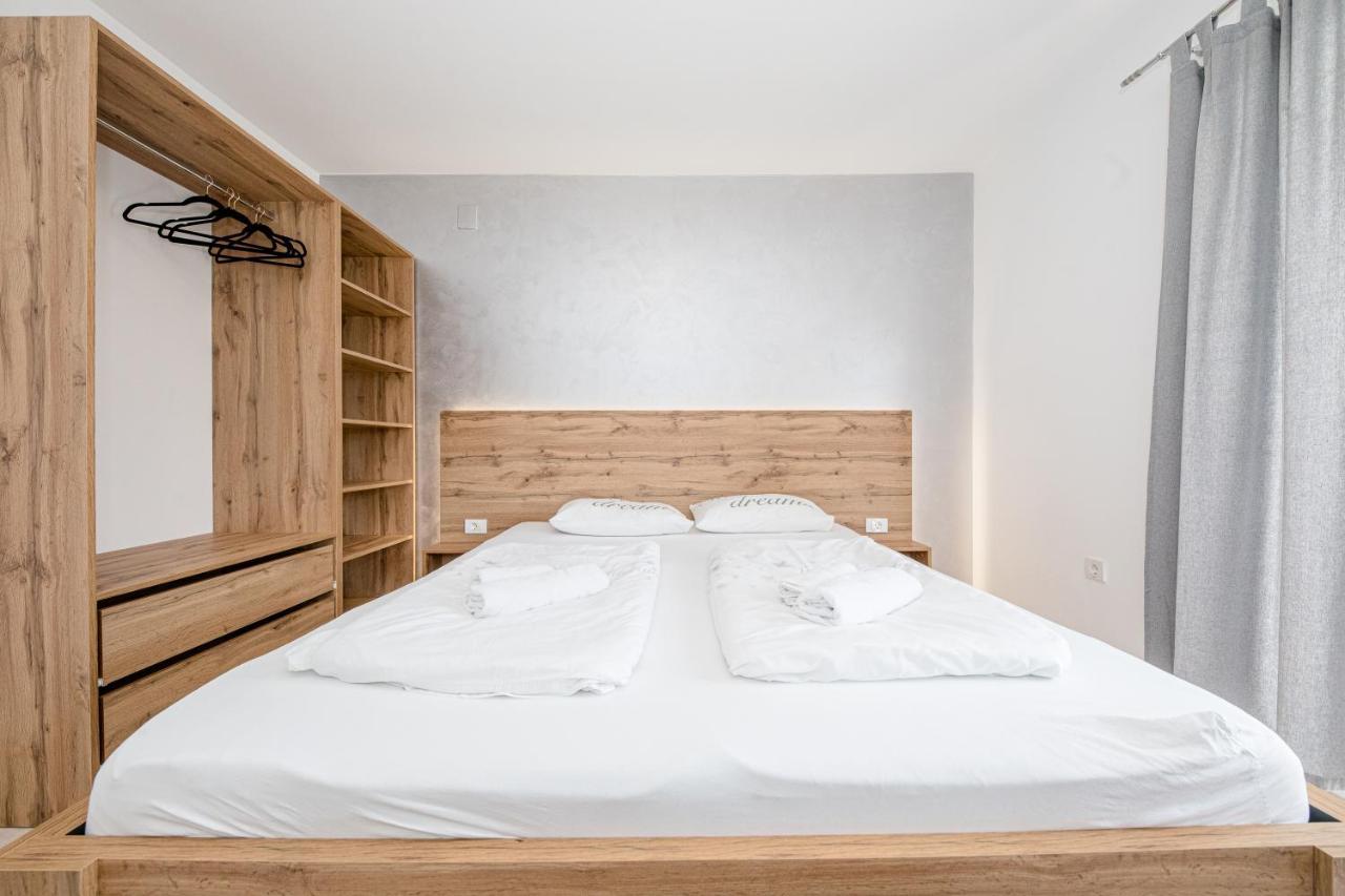 Apartmani Ana & Milo Lopar Ngoại thất bức ảnh