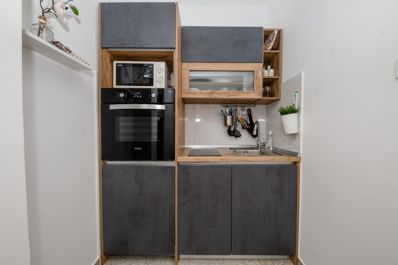 Apartmani Ana & Milo Lopar Ngoại thất bức ảnh