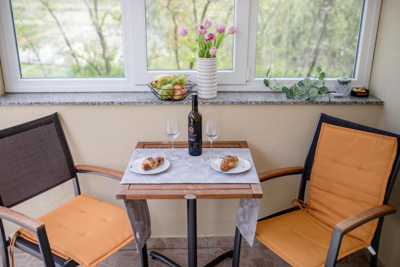 Apartmani Ana & Milo Lopar Ngoại thất bức ảnh