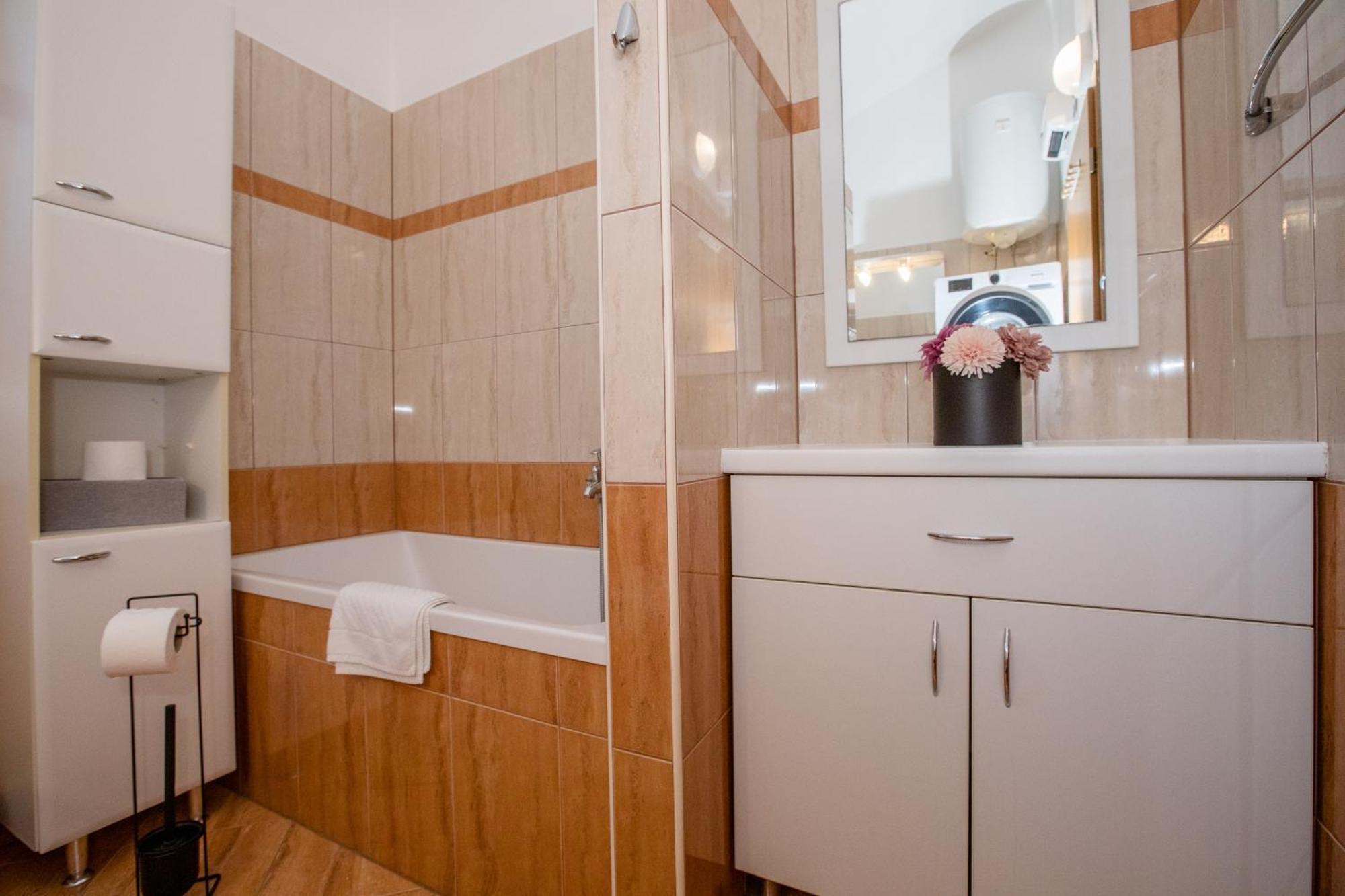 Apartmani Ana & Milo Lopar Phòng bức ảnh