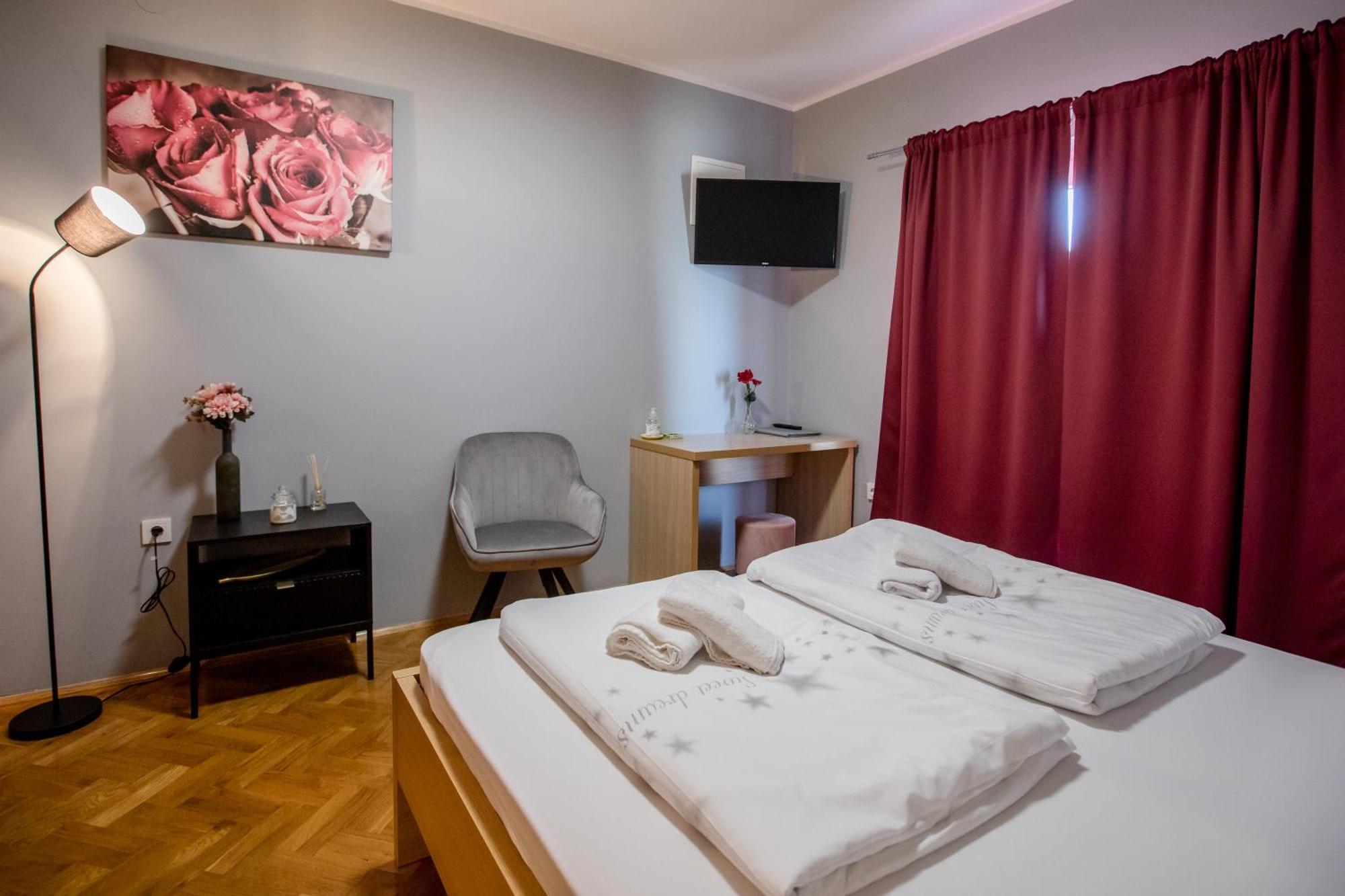 Apartmani Ana & Milo Lopar Phòng bức ảnh